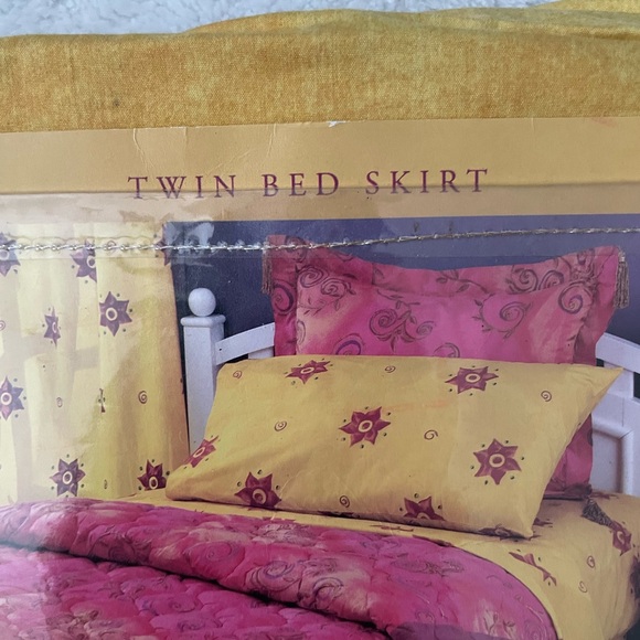 Marrakesh NEW Twin size Yellow and Red Bed Skirt 100% Cotton - Picture 3 of 7